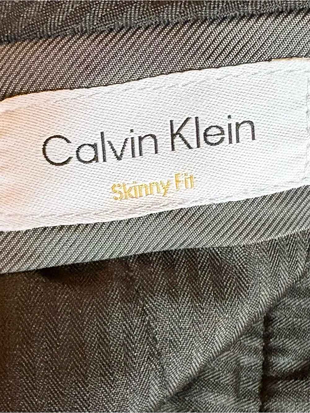Calvin Klein Men's Fit Skinny Dress Pants in Navy see measurements, stretchy